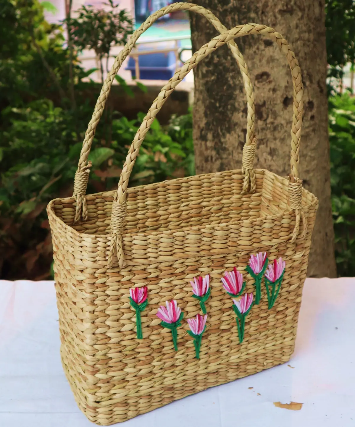 Kauna Bag with Embroidery